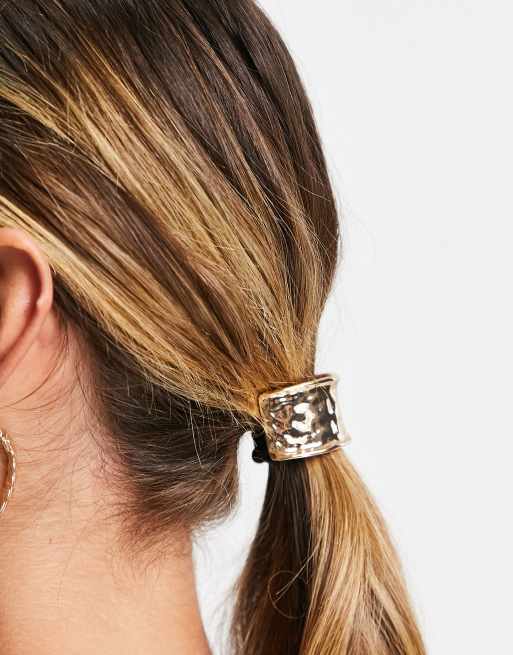 ASOS DESIGN hairband with hammered gold detail in gold tone, 4 of 4