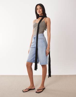 ASOS DESIGN - Häkelschal in Schwarz mit feinen Fransen