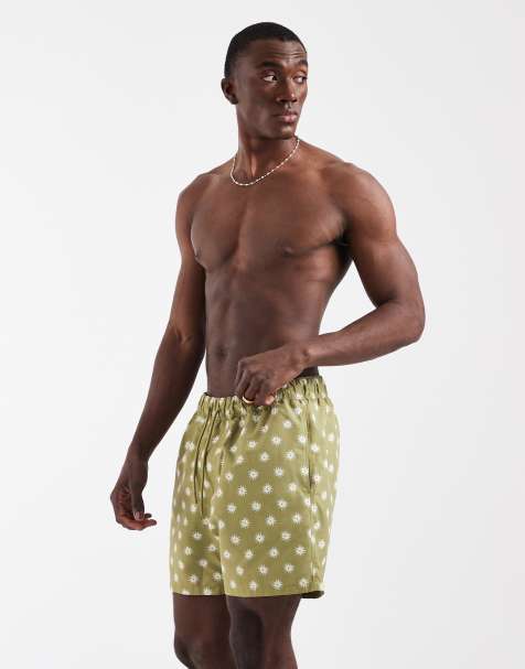ASOS DESIGN – Halblange Badeshorts in Grün mit Print - view 1