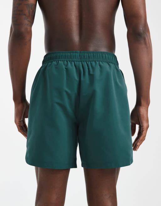 ASOS DESIGN – Halblange Badeshorts in Grün mit Stickerei, 4 von 5