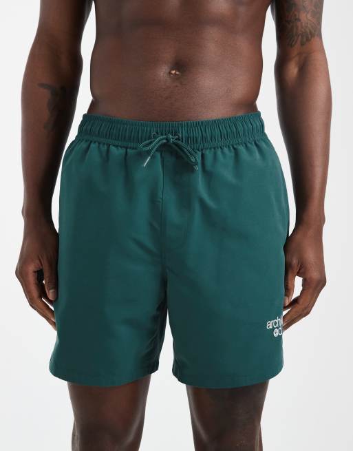 ASOS DESIGN – Halblange Badeshorts in Grün mit Stickerei, 5 von 5