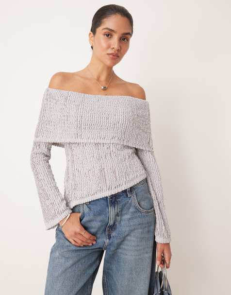 ASOS DESIGN – Halbtransparentes Bardot-Top in Grau aus Häkelstrick mit asymmetrischem Saum - view 1
