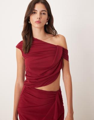 ASOS DESIGN - Halbtransparentes Netzoberteil in Rot mit asymmetrischer Drapierung, Kombiteil