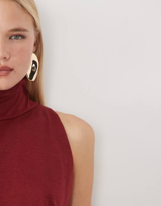 ASOS DESIGN halbtransparentes Strick-Maxikleid mit hohem Ausschnitt und ohne Ärmel in Beerenrot, 4 von 4