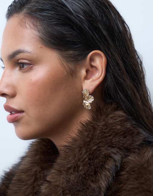 ASOS DESIGN half petal stud earrings in gold tone, 2 of 4