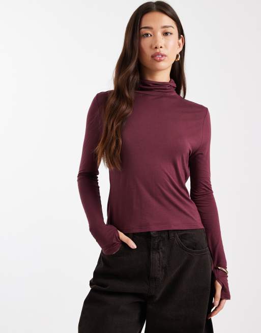 ASOS DESIGN - Halfdoorschijnende top met opstaande boord en lange mouwen in bessenkleur