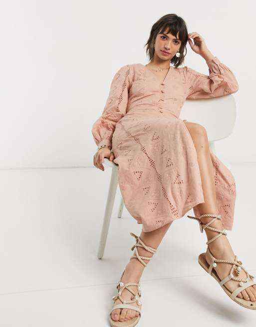 ASOS DESIGN - Halflange jurk van broderie met knopen in minkroze, 4 van 4