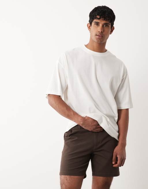 ASOS DESIGN - Halflange slim-fit chinoshort in bruin, 2 van 5