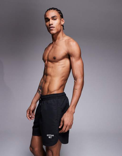 ASOS DESIGN - Halflange zwemshort met borduursel in zwart, 3 van 5