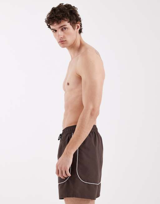 ASOS DESIGN - Halflange zwemshort met contrasterende witte bies in bruin, 4 van 6