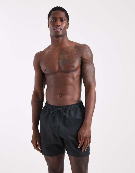 ASOS DESIGN - Halflange zwemshorts met contrasterende witte bies in zwart, 3 van 5