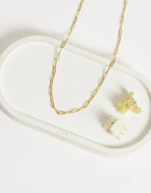 ASOS DESIGN halsband i rostfritt stål med pappersklämkedja och berlock i guld, 2 av 4