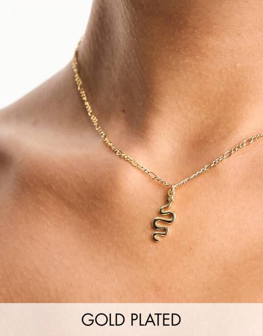 ASOS DESIGN - Halskæde med slangevedhæng og belægning i 14 karat guld