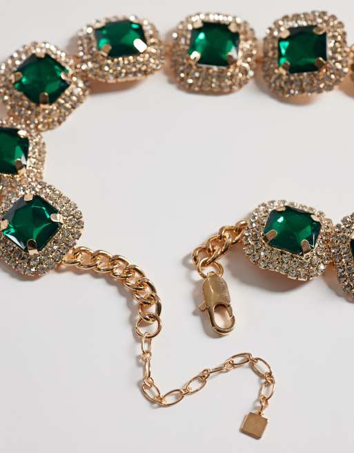 ASOS DESIGN Halskette mit auffälligem Steinsatz und grünem Kristalldetail in Goldoptik, 4 von 4