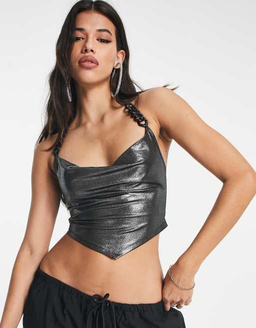 Crop top with clearance chain