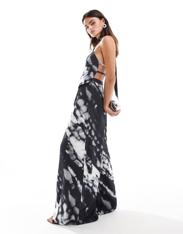 ASOS DESIGN - halter neck tie detail wide leg jumpsuit in abstract print