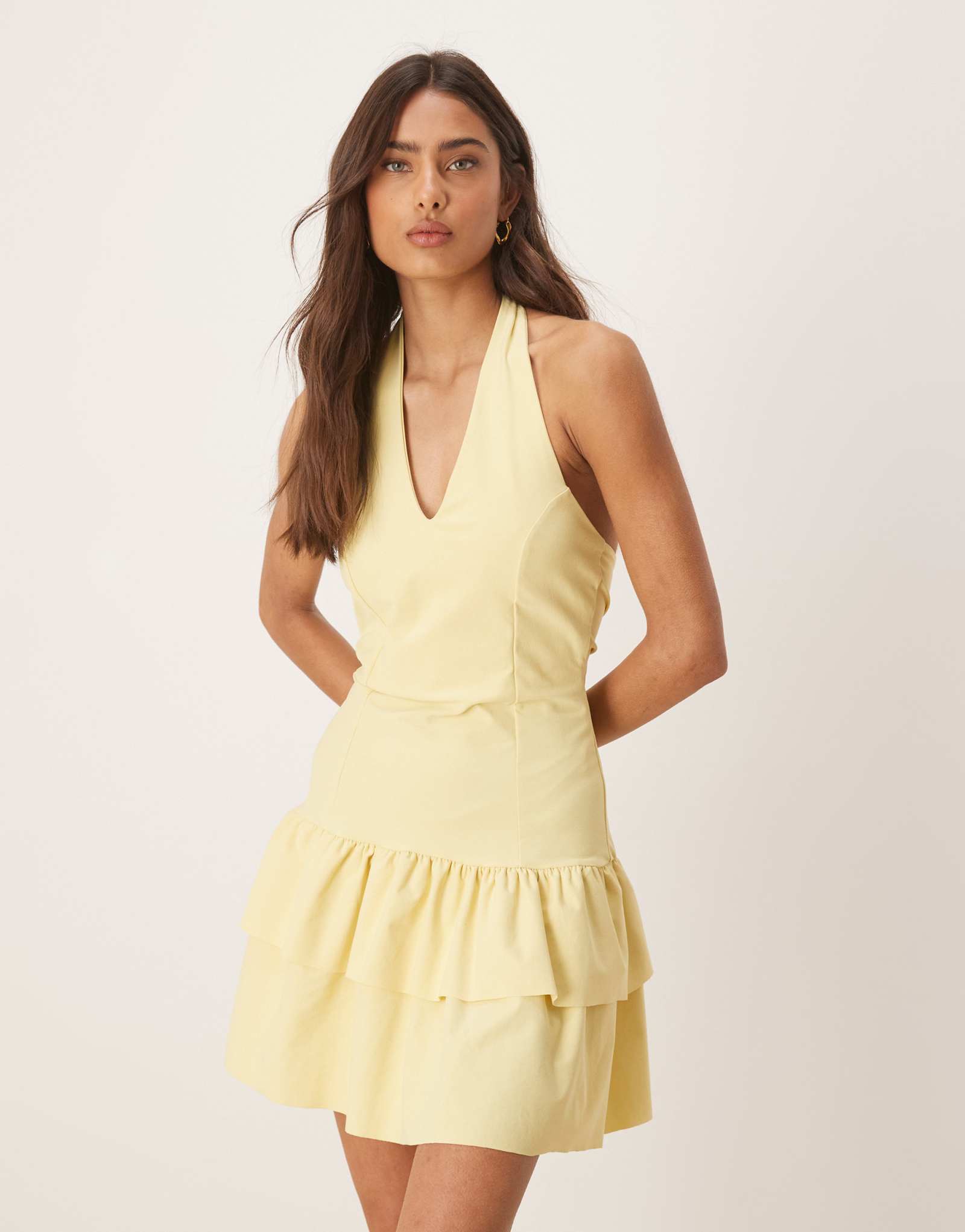 Платье мини ASOS DESIGN halter rara желтое