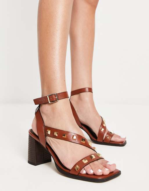 Sandali di cuoio con tacco deals