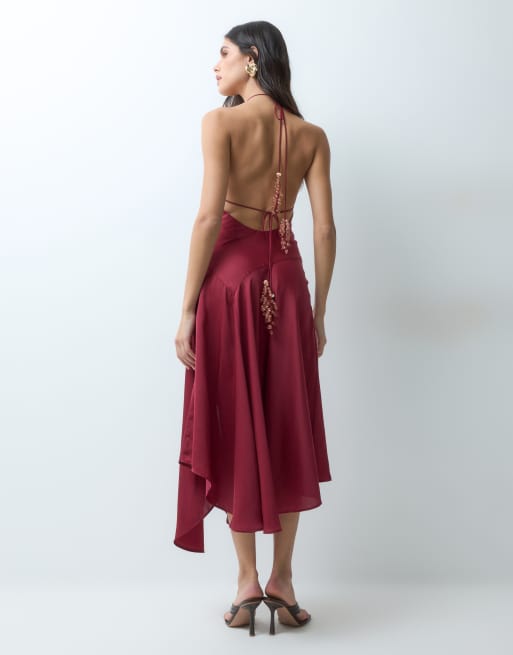 ASOS DESIGN halterneck maxiklänning med asymmetrisk fåll och utsmyckade knytändar i djup röd, 5 av 5