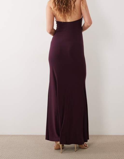 ASOS DESIGN halterneck-maxiklänning med hög hals, guldfärgade detaljer och fishtail-snitt i plommon, 4 av 4