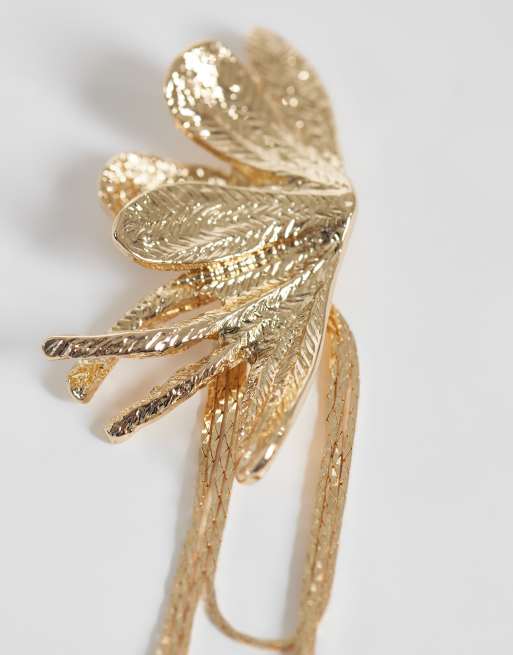ASOS DESIGN halve blomsterøreringe med kædevedhæng i guldfarvet - GOLD, 4 af 4