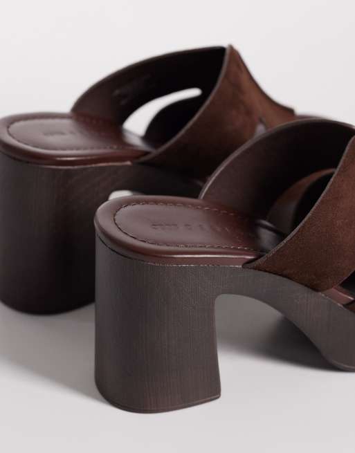 ASOS DESIGN - Hamlet - Muiltjes van imitatiesuède met uitsnijding, plateauzool en hak in chocoladebruin, 3 van 4