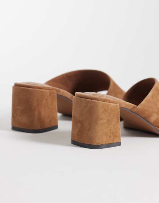 ASOS DESIGN - Hammer - Premium - Kamelbrune asymmetriske mules med mellemhøj hæl i ruskind, 4 af 4