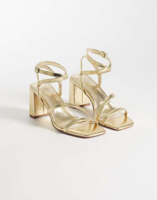 ASOS DESIGN - Hampstead - Sandalen met halfhoge hak in goud, 2 van 4