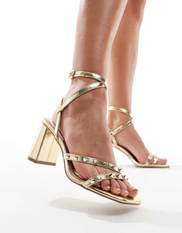 ASOS DESIGN - hampstead studded mid heeled sandals in gold