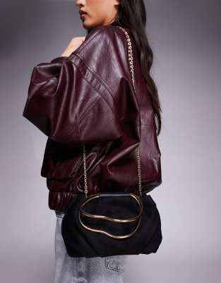 ASOS DESIGN - Handtasche aus Wildlederimitat in Schwarz mit verschnörkeltem Metallhenkel und abnehmbarem Kettenriemen zu...