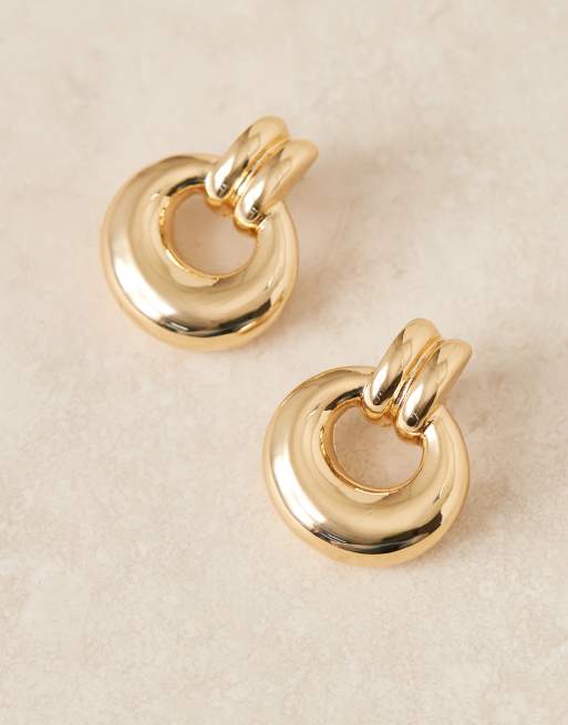 ASOS DESIGN – Hängande örhängen med 14K guldplätering och dörrklappsdesign, 2 av 3