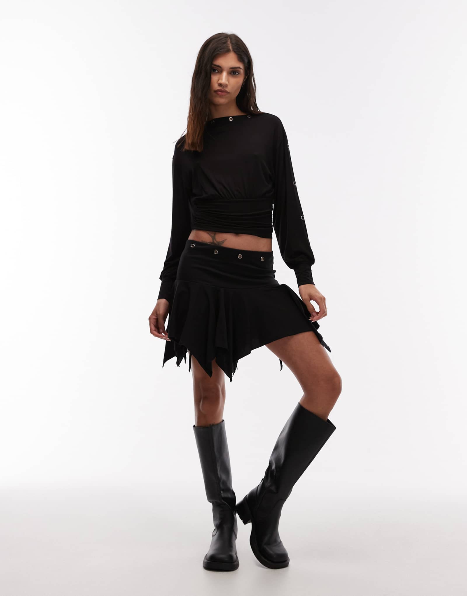 Мини-юбка ASOS DESIGN с подолом в виде носового платка и люверсами черного цвета