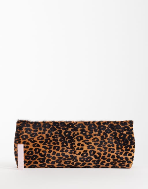 ASOS DESIGN hår på läder, avlång clutchväska med handtag i leopardmönster, 2 av 4