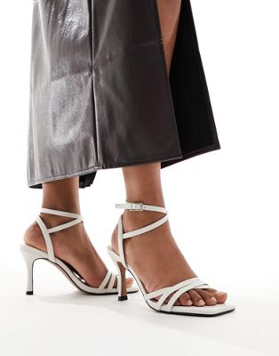  Harlow mid heeled sandal in off-white