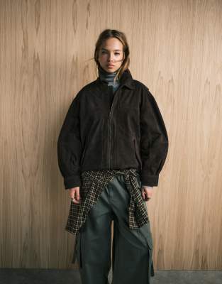 ASOS DESIGN - Harrington-Bomberjacke aus echtem Wildleder in dunklem Schokobraun-Schwarz