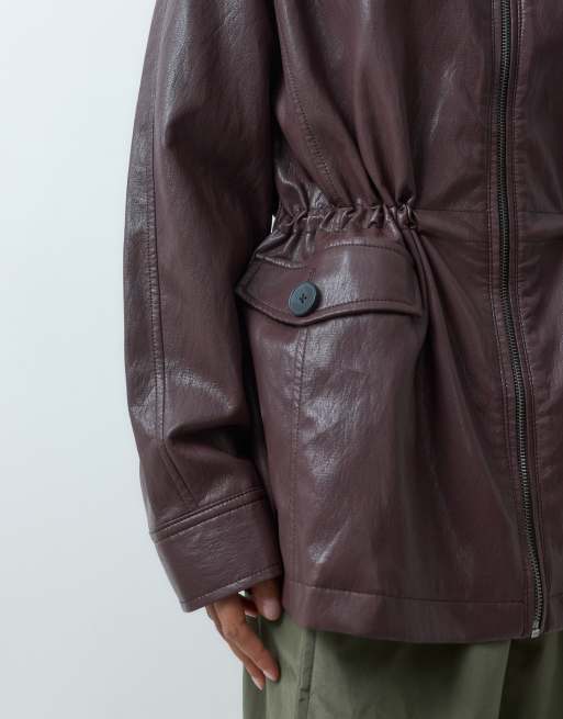 ASOS DESIGN harringtonjacka i läderlook med markerad midja i mocha, 3 av 4