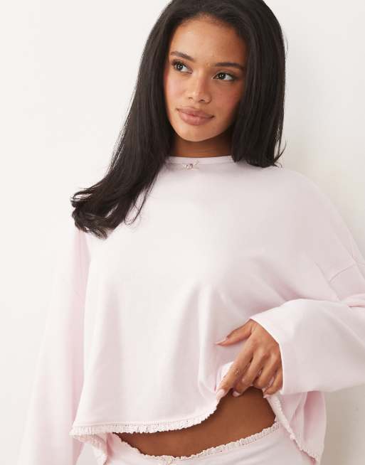 ASOS DESIGN - Haut de pyjama ras de cou en jersey doux à manches longues et bordures fleuries - Rose pastel, 4 de 4