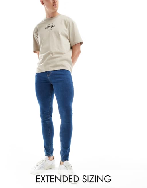 ASOS DESIGN – Hautenge Jeans verwaschenem Blau mit Power-Stretch und mittelhohem Bund