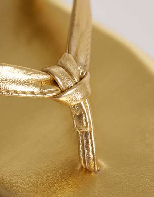 ASOS DESIGN Havana toe thong kitten heel sandals in gold, 3 of 4