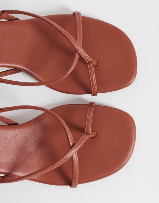 ASOS DESIGN – Haven – Kolabruna sandaler med smala remmar och taxklackar, 4 av 4
