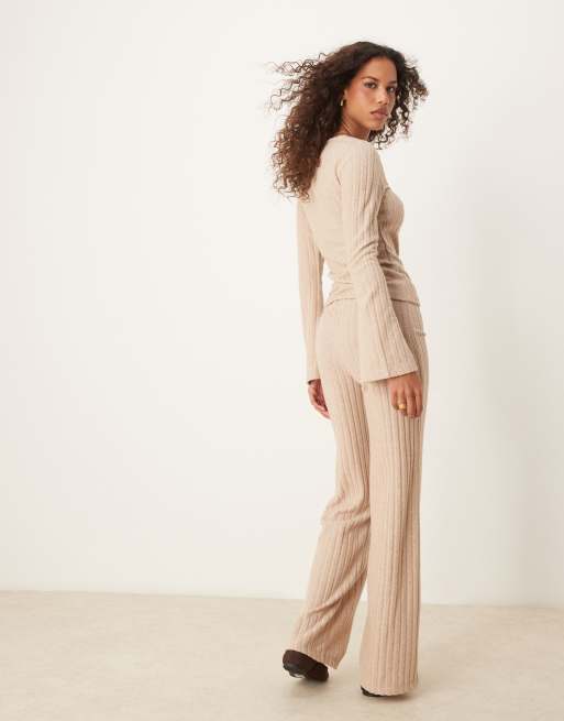 ASOS DESIGN – Havrefärgade, borstade, bredribbade byxor med vida ben, del av set, 3 av 5