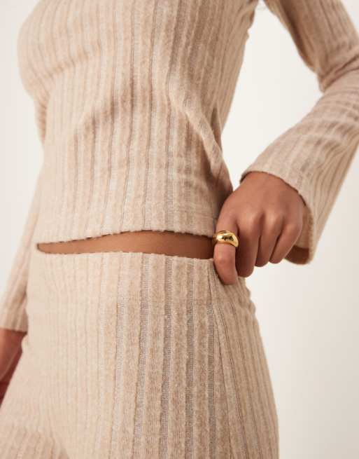 ASOS DESIGN – Havrefärgade, borstade, bredribbade byxor med vida ben, del av set, 5 av 5