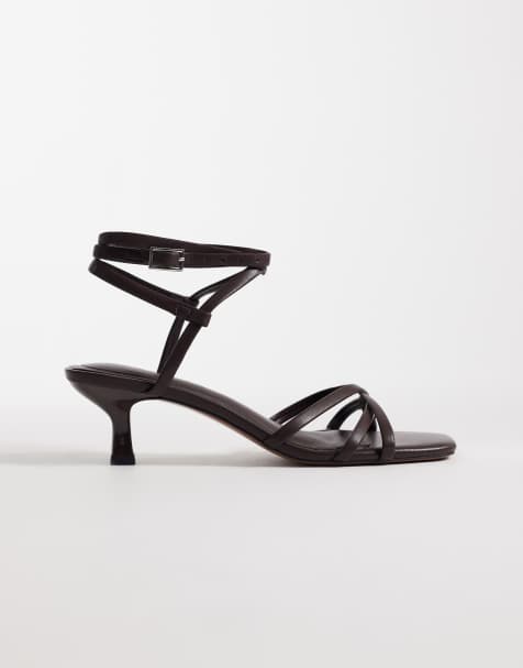 ASOS DESIGN – Haze – Riemchen-Sandaletten aus Satin in Schokobraun mit Kitten Heel - view 1