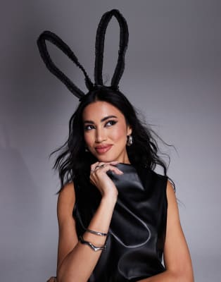 headband with frill detail bunny ears-Black