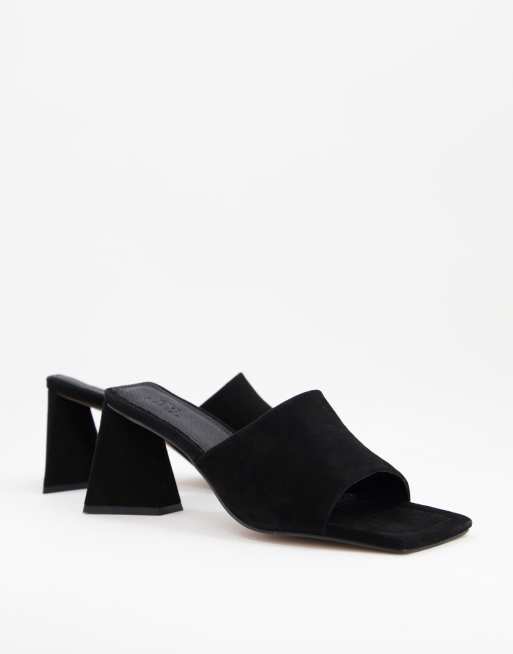 ASOS DESIGN – Healing – Mules mit mittelhohem Absatz aus hochwertigem Wildleder in Schwarz 