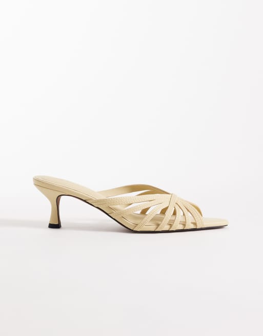ASOS DESIGN – Healing – Riemchen-Pantoletten in Buttermilchgelb mit mittelhohem Absatz und Peeptoe, 2 von 4