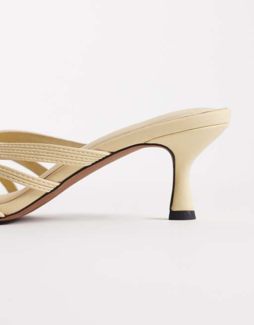 ASOS DESIGN – Healing – Riemchen-Pantoletten in Buttermilchgelb mit mittelhohem Absatz und Peeptoe, 4 von 4