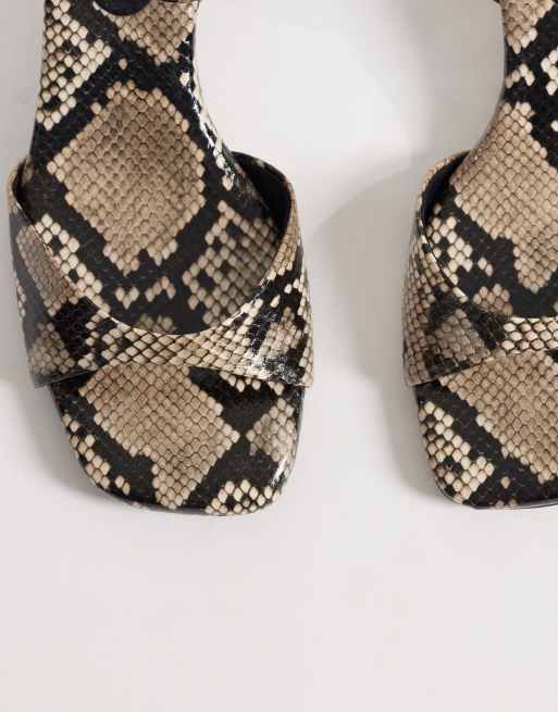 ASOS DESIGN – Heartfelt – Ormskinnsmönstrade remsandaler med taxklackar, 2 av 4