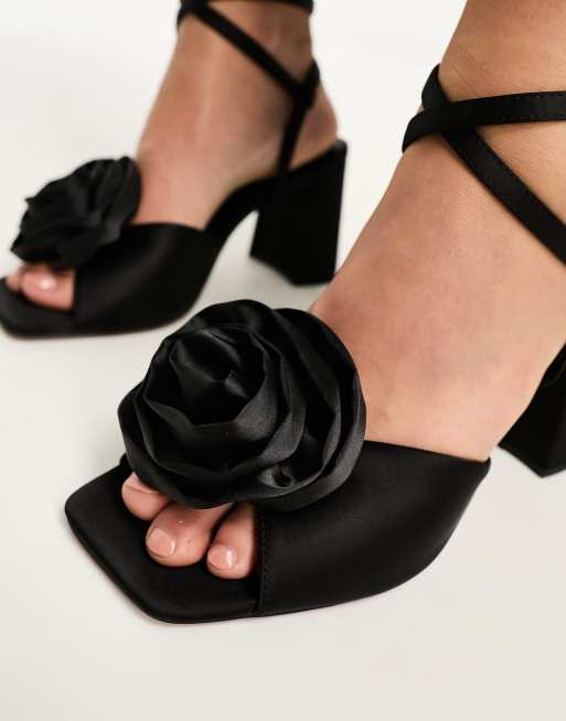 ASOS DESIGN - Heather - Sandalen met halfhoge blokhak en corsage in zwart, 4 van 4