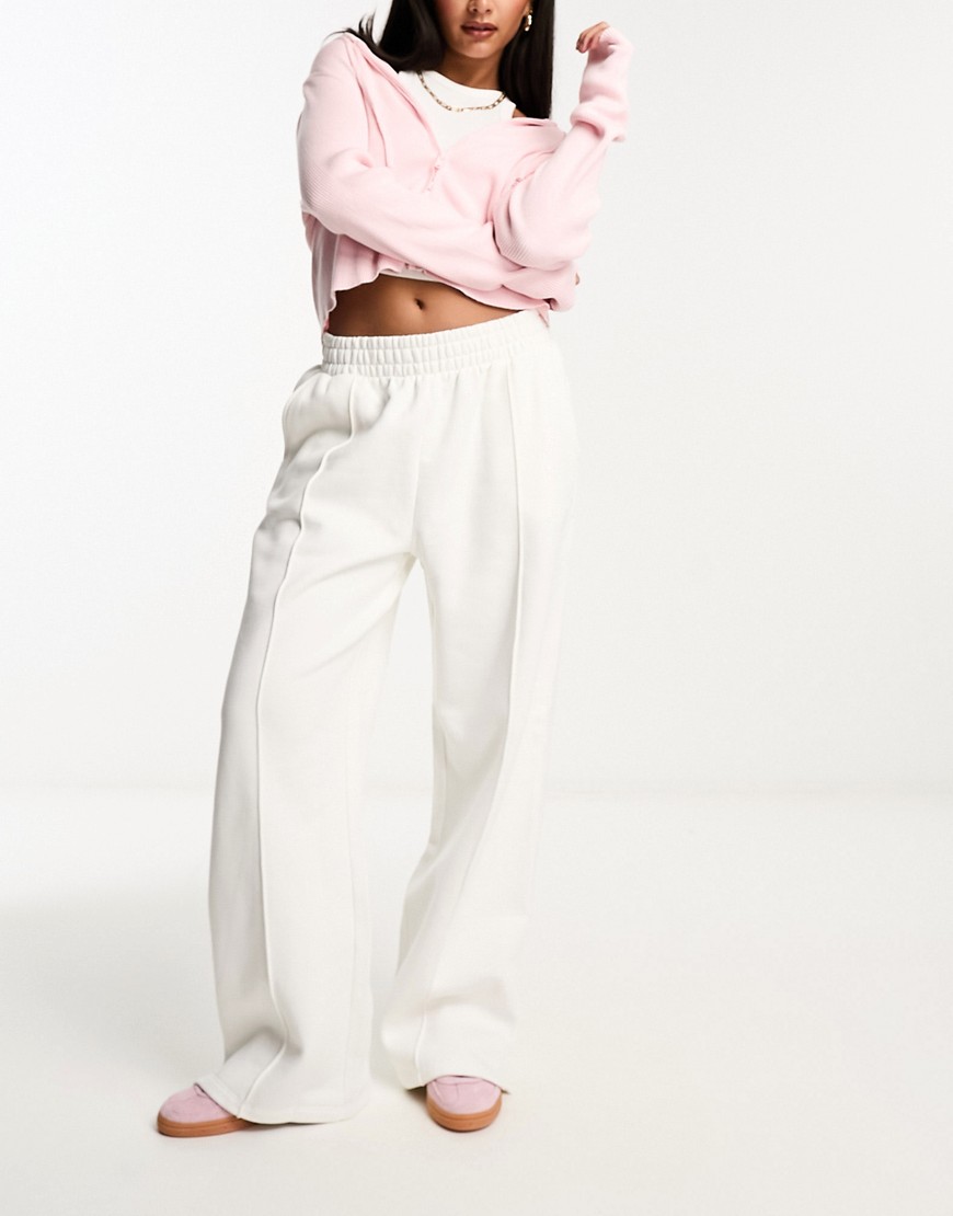 Heavy weight straight leg sweatpants with pintuck in cream-Neutral